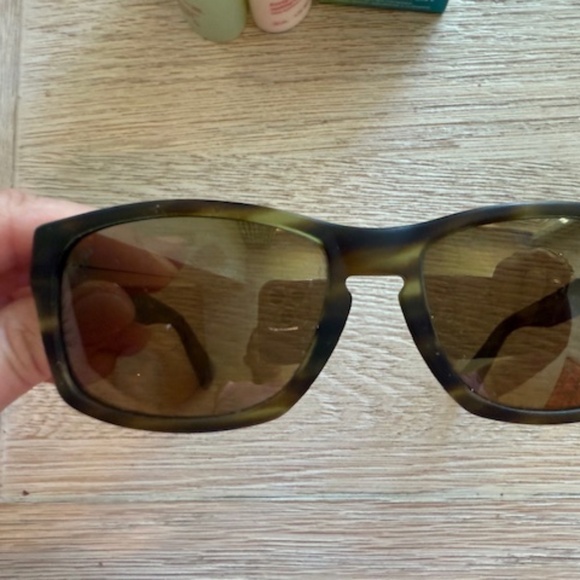 Pre-loved Maui Jim MJ291 McGregor Polarized Sunglasses in Green Tortoise Shell - Picture 7 of 8